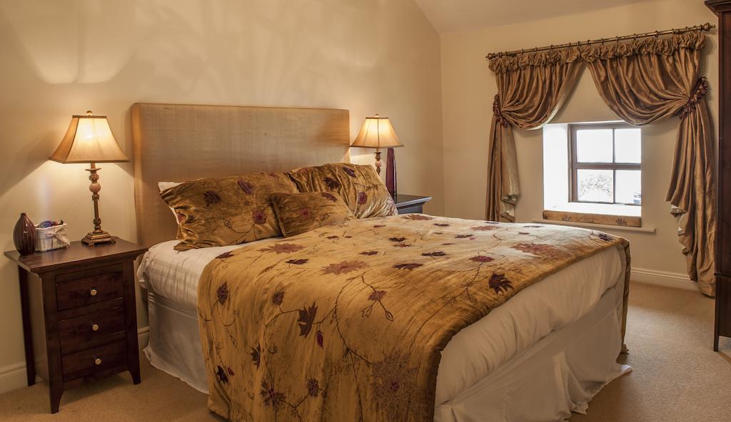New Forest Estate Lodges Tyrrellspass ภายนอก รูปภาพ