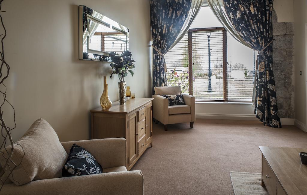 New Forest Estate Lodges Tyrrellspass ภายนอก รูปภาพ