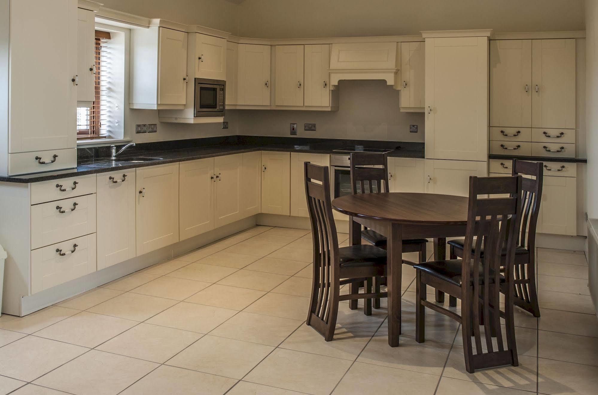 New Forest Estate Lodges Tyrrellspass ภายนอก รูปภาพ