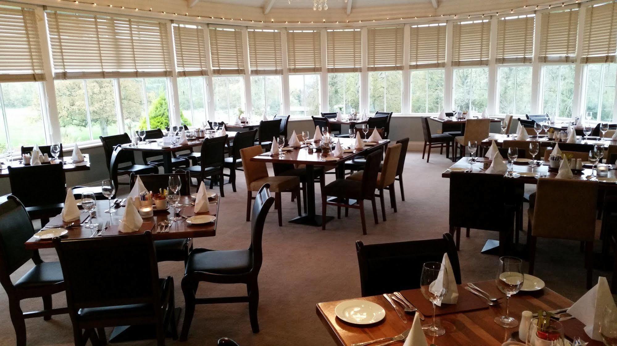 New Forest Estate Lodges Tyrrellspass ภายนอก รูปภาพ